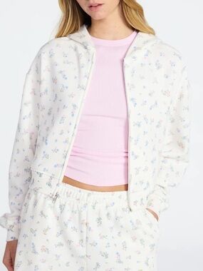 5 for $25 🎉Floral Print White Lounge zip up hoodie